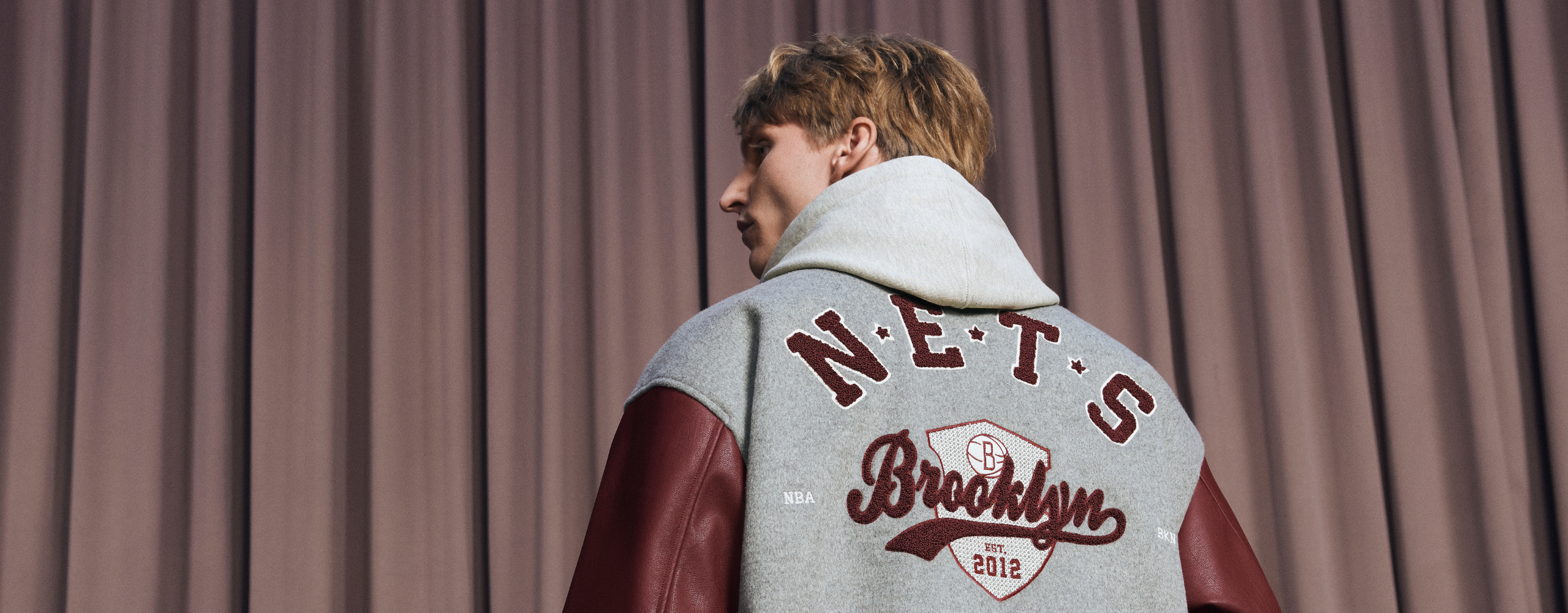 slider image slider_item_Em44HN